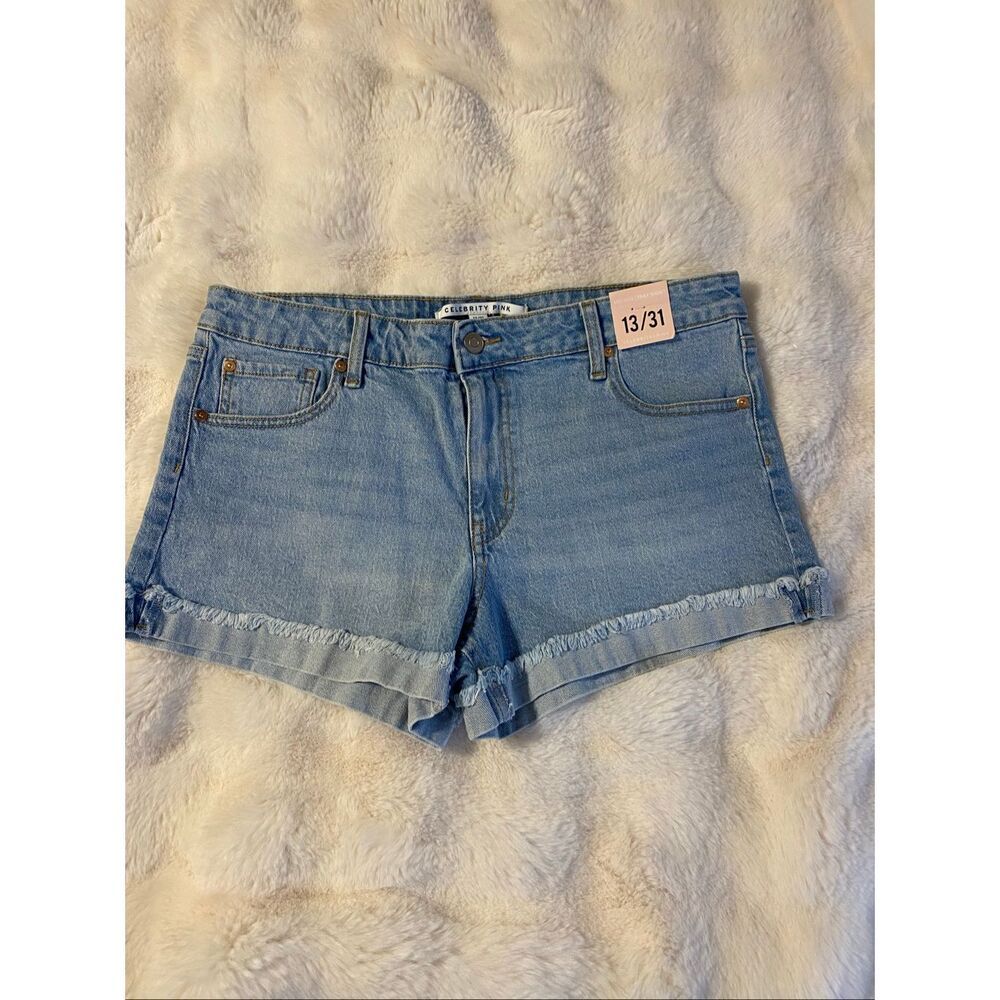Celebrity Pink Mid-Rise Fray Shorts Sz 13/31 NWT - Picture 3 of 10